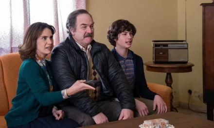 “LE MIE RAGAZZE DI CARTA”, UN CINE-ROMANZO DI FORMAZIONE PENSANDO UN PO’ A “SIGNORE & SIGNORI”. NELLE SALE DOMANI