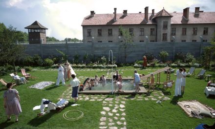 PRIME IMPRESSIONI SU “LA ZONA D’INTERESSE” (DAL 22 FEBBRAIO). AUSCHWITZ VISTO DA FUORI, MA NON MENO SCONVOLGENTE