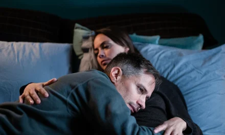 “Another End”: riportare in vita i propri defunti in un film asettico, ma visivamente ricercatissimo