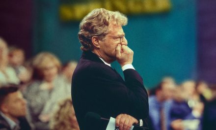 “JERRY SPRINGTON: FIGHTS, CAMERA, ACTION”. Può un talk show spingere ad uccidere?
