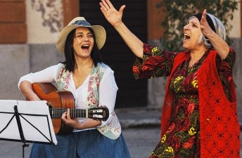 UNA DONNA ARRABBIATA CONTRO IL MASCHILISMO PATRIARCALE. VITA, DOLORI E CANZONI DI ROSA BALISTRERI: L’8 ARRIVA IL FILM