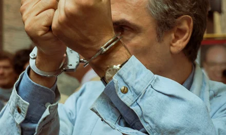 “PORTOBELLO”: BELLOCCHIO RICOSTRUISCE L’ODISSEA DI TORTORA. AL LIDO LE PRIME DUE PUNTATE (BELLISSIME) DELLA SERIE HBO