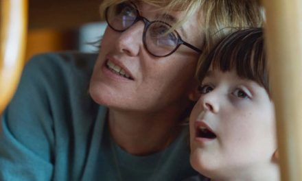 CHE DIFFERENZA C’È TRA ATTACCAMENTO E AMORE? VAI A SAPERLO. UN FILM FRANCESE CON BRUNI TEDESCHI PROVA A RISPONDERE