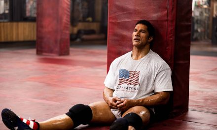 THE ROCK COI CAPELLI INCARNA UN VERO CAMPIONE DI WRESTLING. ESCE IL FILM DI SAFDIE, PREMIO A VENEZIA PER LA MIGLIORE REGIA