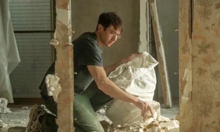 “LA MATTINA SCRIVO” E IL POMERIGGIO LAVORO COME MURATORE. UN GRAN BEL FILM FRANCESE (90 MINUTI) DA UNA STORIA VERA