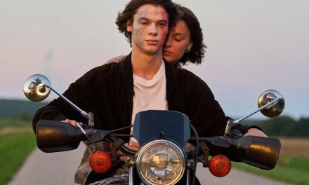 GIOVEDÌ PROSSIMO ESCONO 17 FILM NELLE SALE: SOLTANTO FOLLIA. NEL MUCCHIO SEGNALO “E I FIGLI DOPO DI LORO”, A VENEZIA 2024