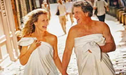 “FAMMI IL PIACERE”, IN SENSO LETTERALE. LA COMMEDIA FRANCESE SU UNA DONNA CHE CHIEDE AL MARITO DI INVENTARLE L’ORGASMO